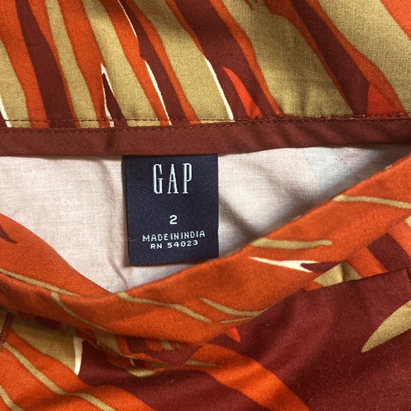 Love this skirt!Gap skirt, very well made+cute design!Great condition too! 💕🌸 - Picture 3 of 4